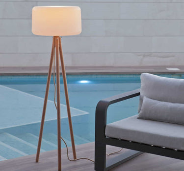 LÁMPARA DE PIE DE DISEÑO CON PATAS DE MADERA CHLOE 140